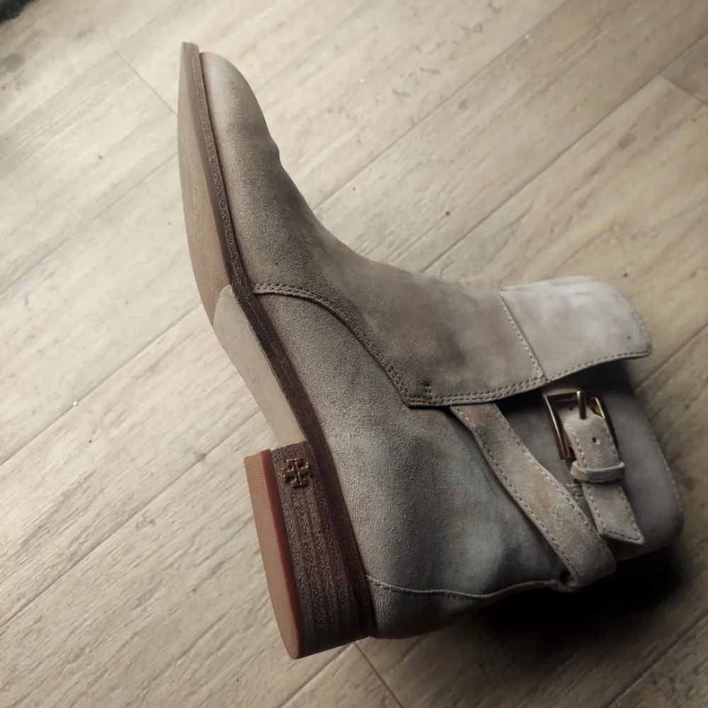 10m Tory Burch Brooke Ankle Bootie Beige Suede Moto Boots Womens‎